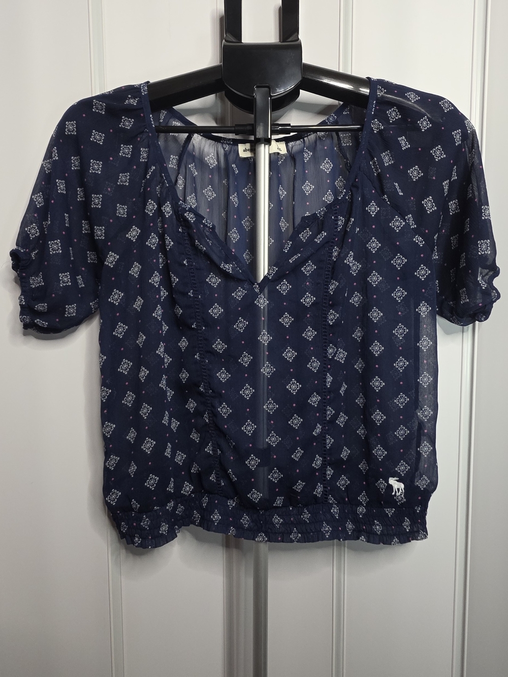 Abercrombie & Fitch Navy Geometric Short-Sleeve Blouse